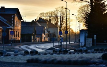 Lietus un slapja sniega ietekmē, ceļi un ietves var kļūt slideni